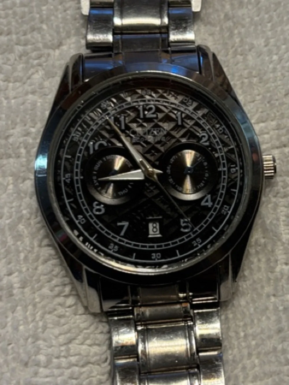 Men's Silver Tone Analog Watch with Black Dial